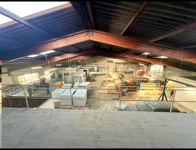 INDUSTRIAL PROPERTY TO RENT IN NORTH END